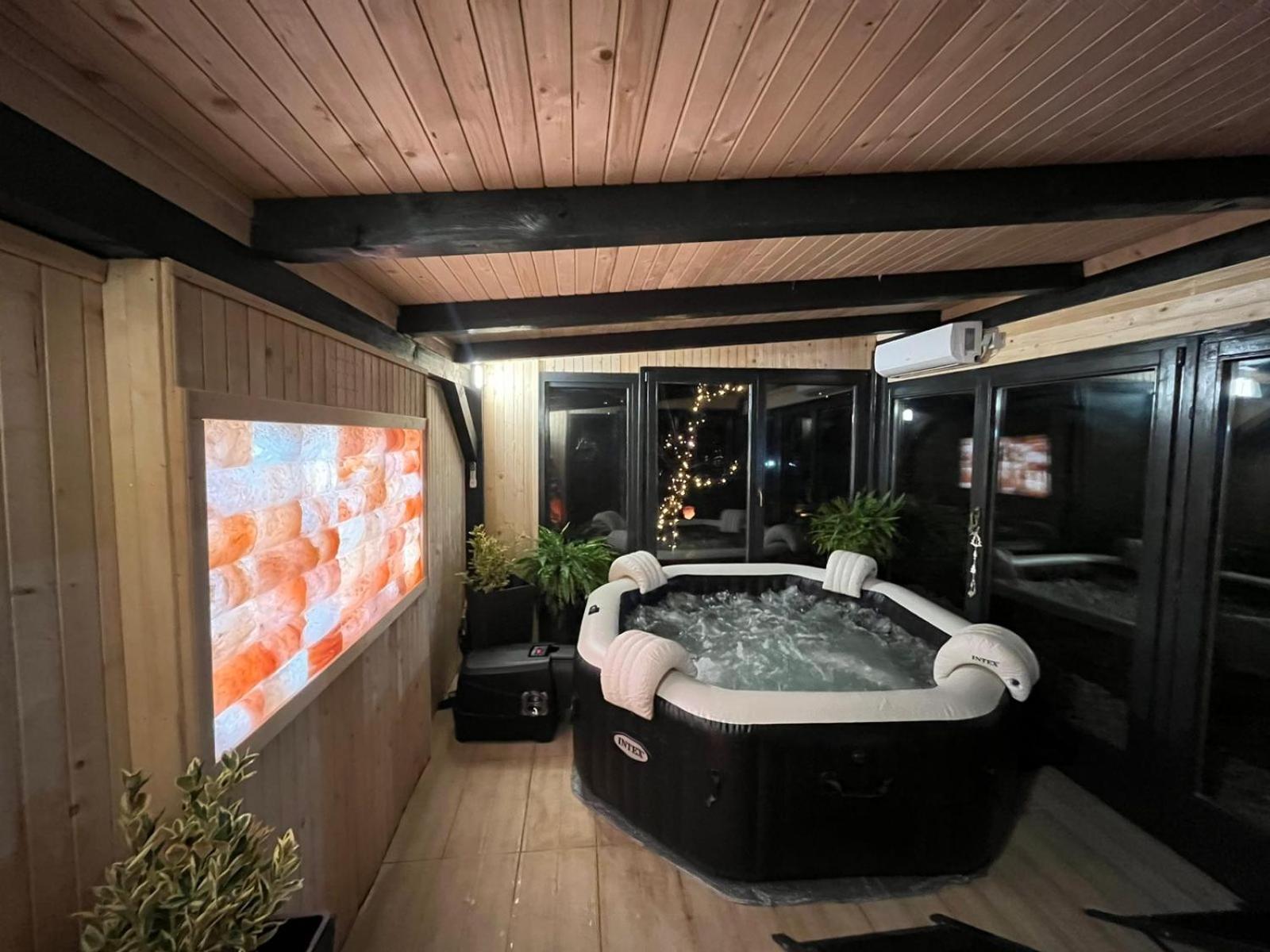 Wood Pool & بيت للعطل